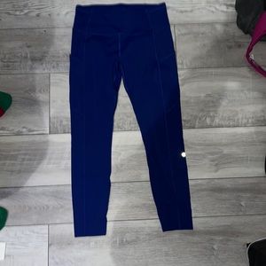 dark lulu leggings w pockets! 😋